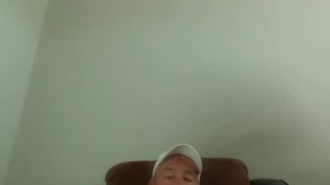 Snapshot of luv269er chatting on April 18, 11:49 pm luv269er online show from April 18, 11:49 pm
