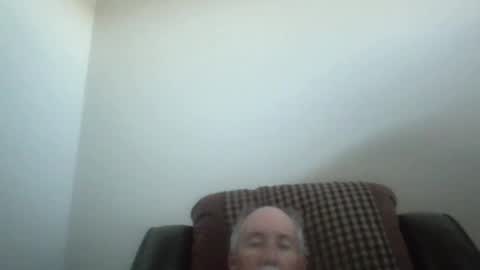 Snapshot of luv269er chatting on May 13, 5:10 pm luv269er online show from May 13, 5:10 pm
