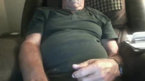 Snapshot of luv269er chatting on May 19, 5:03 am luv269er online show from May 19, 5:03 am