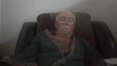 Snapshot of luv269er chatting on May 26, 2:57 pm luv269er online show from May 26, 2:57 pm