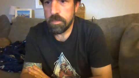 Snapshot of luv2likslit611455 chatting on May 23, 9:35 am Luv2likslit online show from May 23, 9:35 am