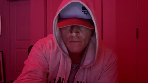 Snapshot of luv2toknstrok chatting on October 27, 10:30 am Luv2tokNstrok online show from October 27, 10:30 am