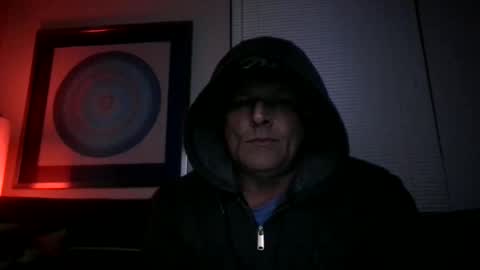 Snapshot of luv2toknstrok chatting on October 31, 8:15 am Luv2tokNstrok online show from October 31, 8:15 am