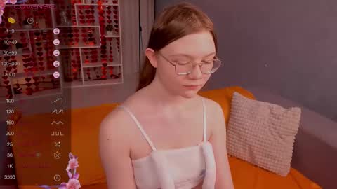 Snapshot of luv_tessa chatting on February 13, 1:23 am Tessa online show from February 13, 1:23 am