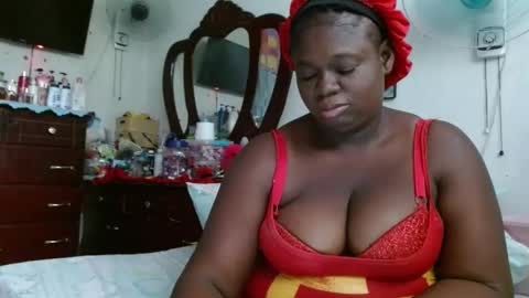 Snapshot of luvsher chatting on December 27, 10:05 pm Shereena Contact me Sherbunnyboo online show from December 27, 10:05 pm