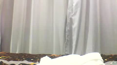 Bee Bee online show from January 12, 1:00 am