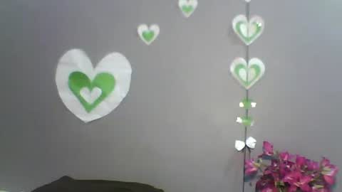 Bee Bee online show from February 13, 3:41 pm