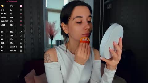 Eliza online show from November 25, 10:04 am