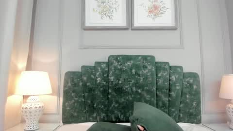 lux_bitchx online show from May 24, 1:43 am