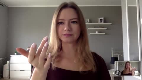 Snapshot of lux_millie chatting on September 27, 1:49 pm Millie online show from September 27, 1:49 pm