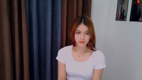 queen lux online show from June 12, 5:06 am