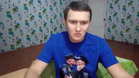 Snapshot of luxeboy_ chatting on October 22, 8:08 pm Mike online show from October 22, 8:08 pm