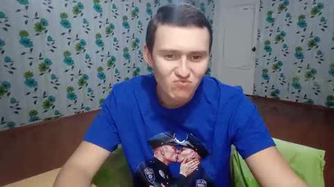 Snapshot of luxeboy_ chatting on October 23, 5:44 pm Mike online show from October 23, 5:44 pm