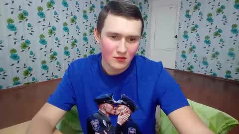 Snapshot of luxeboy_ chatting on November 4, 6:45 am Mike online show from November 4, 6:45 am