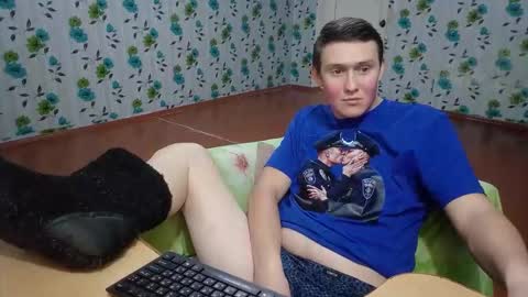 Snapshot of luxeboy_ chatting on November 8, 8:03 am Mike online show from November 8, 8:03 am