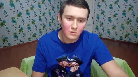 Snapshot of luxeboy_ chatting on November 9, 2:21 am Mike online show from November 9, 2:21 am