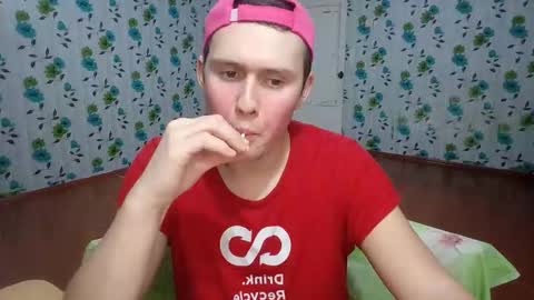 Snapshot of luxeboy_ chatting on November 11, 10:43 pm Mike online show from November 11, 10:43 pm