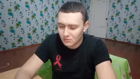 Snapshot of luxeboy_ chatting on December 14, 9:25 am Mike online show from December 14, 9:25 am