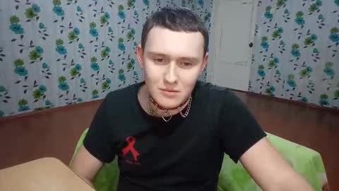 Snapshot of luxeboy_ chatting on December 19, 8:38 pm Mike online show from December 19, 8:38 pm