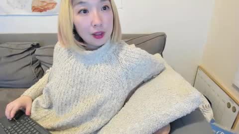 Snapshot of luxgray chatting on March 2, 3:45 am LuxGray online show from March 2, 3:45 am