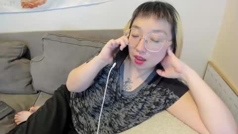 Snapshot of luxgray chatting on March 12, 2:30 am LuxGray online show from March 12, 2:30 am