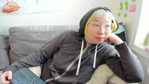 LuxGray online show from April 18, 3:16 pm