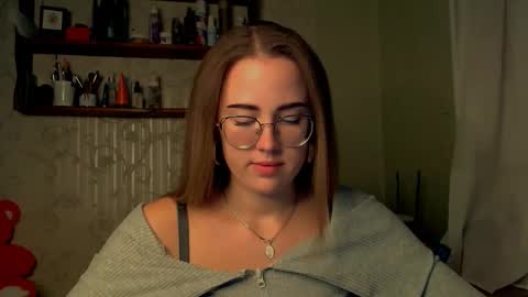 Katie online show from November 18, 4:11 pm