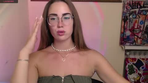 Snapshot of luxie_queen chatting on June 26, 12:31 pm Katie online show from June 26, 12:31 pm