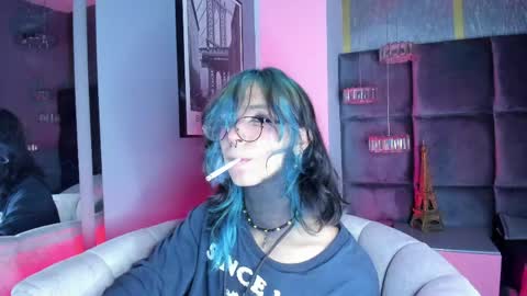 Snapshot of luxiel_ chatting on April 1, 9:01 pm Luxiel 3 online show from April 1, 9:01 pm