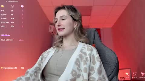 Snapshot of luxrayi chatting on November 7, 4:01 am Ray online show from November 7, 4:01 am