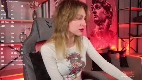 Snapshot of luxrayi chatting on December 2, 2:17 am Ray online show from December 2, 2:17 am