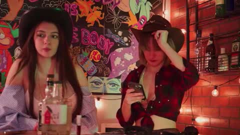 Snapshot of luxrayi chatting on February 5, 5:23 am Ray online show from February 5, 5:23 am