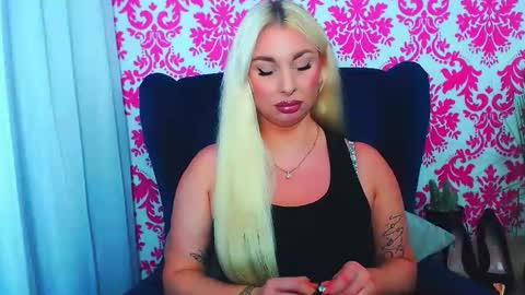 Luxuriaa online show from October 12, 7:24 pm