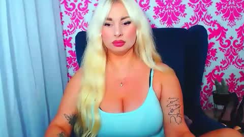 Luxuriaa online show from October 15, 7:25 pm