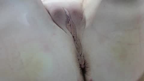 Snapshot of luxurylips chatting on September 12, 2:00 am Lux for your fun online show from September 12, 2:00 am