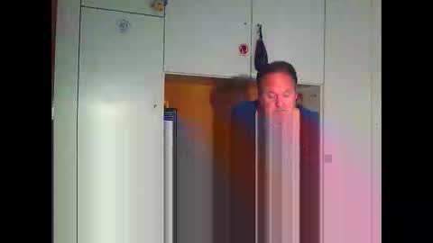 Snapshot of luxx72boy chatting on February 28, 9:21 am luxx72boy online show from February 28, 9:21 am