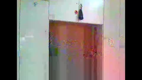 Snapshot of luxx72boy chatting on April 12, 8:19 am luxx72boy online show from April 12, 8:19 am