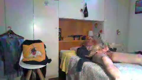 Snapshot of luxx72boy chatting on May 2, 9:14 am luxx72boy online show from May 2, 9:14 am