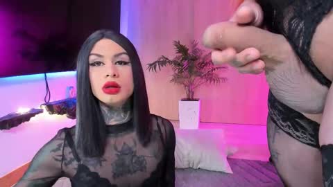 Snapshot of luxyshy chatting on January 8, 3:25 pm Lucy and Kristhy online show from January 8, 3:25 pm