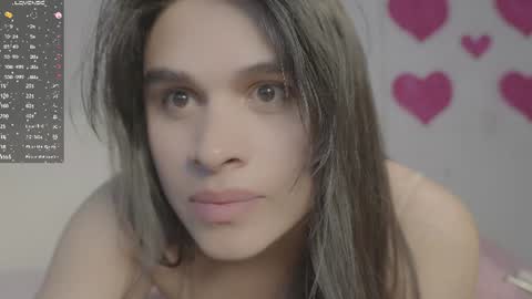 Snapshot of luz_celeste_ chatting on June 25, 5:12 am Luz online show from June 25, 5:12 am