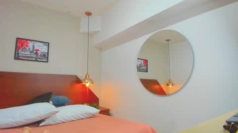 Snapshot of luz_mia1 chatting on October 28, 11:58 am Luz online show from October 28, 11:58 am