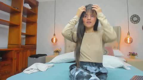 Snapshot of luz_mia1 chatting on November 29, 12:08 pm Luz online show from November 29, 12:08 pm