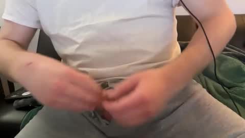 Snapshot of lvernon710 chatting on March 11, 5:35 pm lvernon805 online show from March 11, 5:35 pm