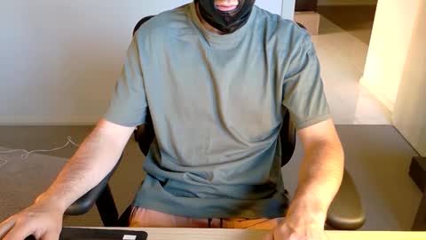 Snapshot of lxgxnd99 chatting on March 8, 7:01 am lxgxnd99 online show from March 8, 7:01 am