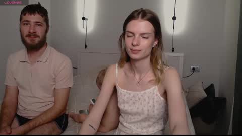 Snapshot of ly_lydia chatting on March 4, 2:27 am ly lydia online show from March 4, 2:27 am