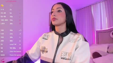 Snapshot of lya_brown chatting on May 6, 11:59 am lya_brown online show from May 6, 11:59 am