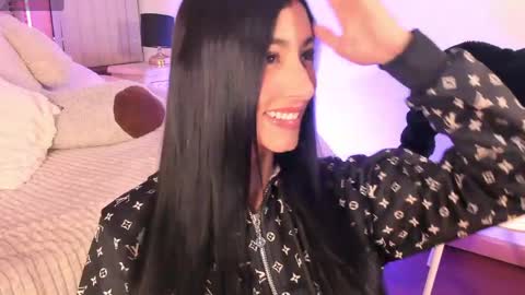 Snapshot of lya_brown chatting on June 4, 11:05 am lya_brown online show from June 4, 11:05 am