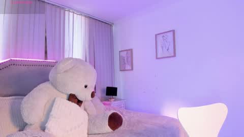 Snapshot of lya_brown chatting on June 9, 11:44 am lya_brown online show from June 9, 11:44 am