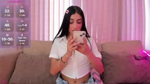Snapshot of lya_brown chatting on June 12, 6:18 pm lya_brown online show from June 12, 6:18 pm