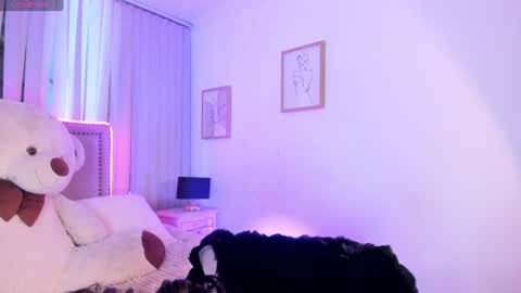 Snapshot of lya_brown chatting on June 20, 11:57 am lya_brown online show from June 20, 11:57 am
